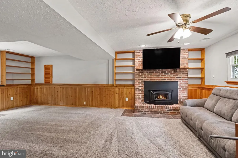 204 KENTUCKY AVENUE Pasadena, MD 21122