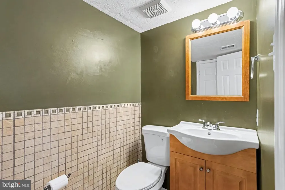 204 KENTUCKY AVENUE Pasadena, MD 21122