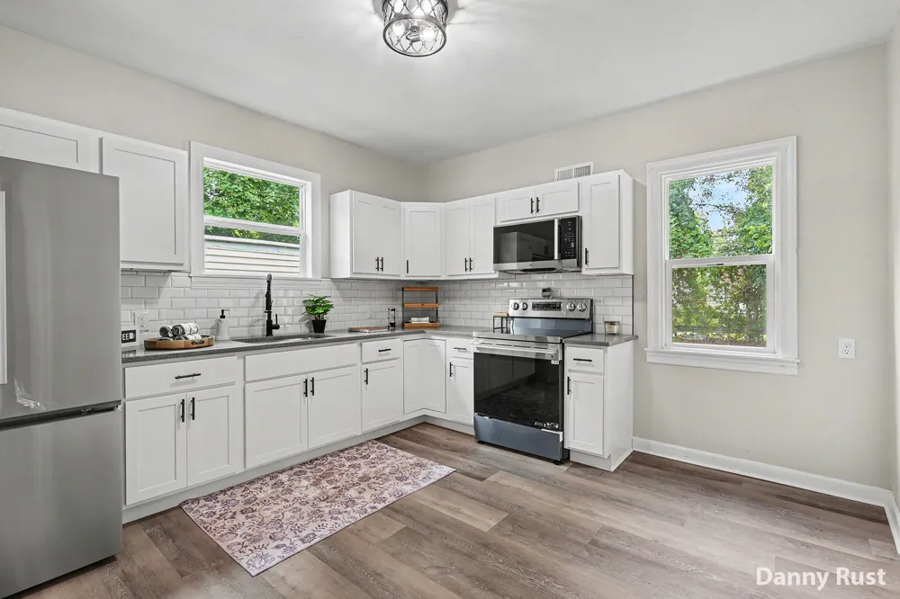 691 E Isabella Avenue Muskegon, MI 49442