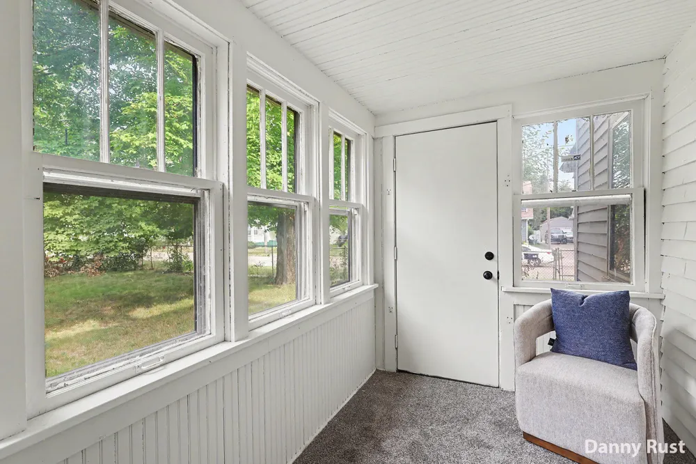 691 E Isabella Avenue Muskegon, MI 49442