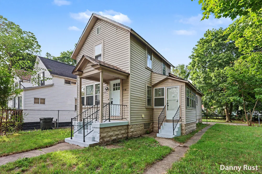 691 E Isabella Avenue Muskegon, MI 49442