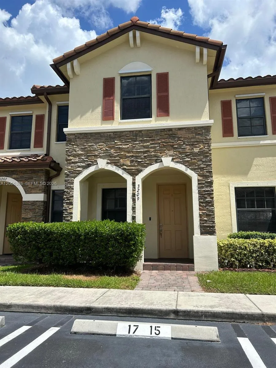 3209 SE 5th St Homestead, FL 33033