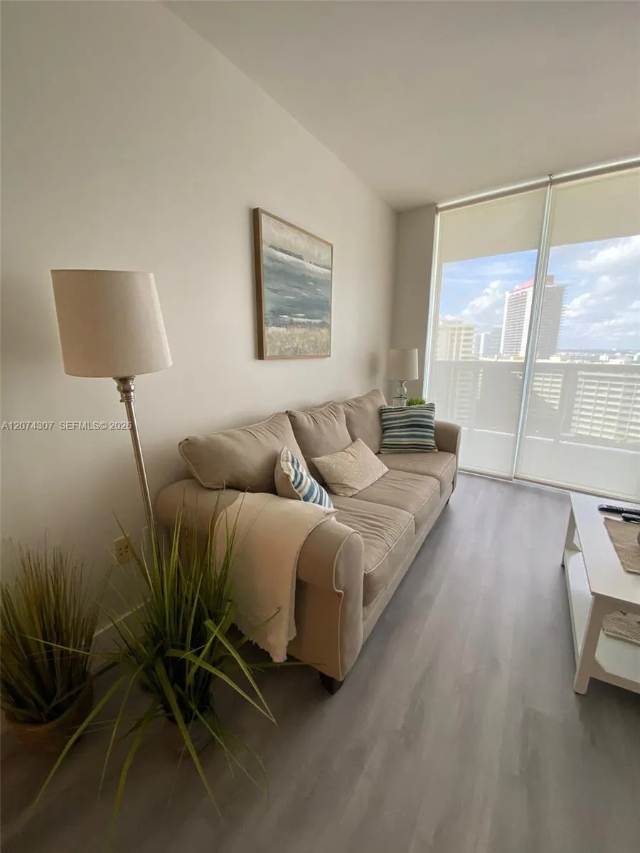 1850 S Ocean Dr #1409 Hallandale Beach, FL 33009