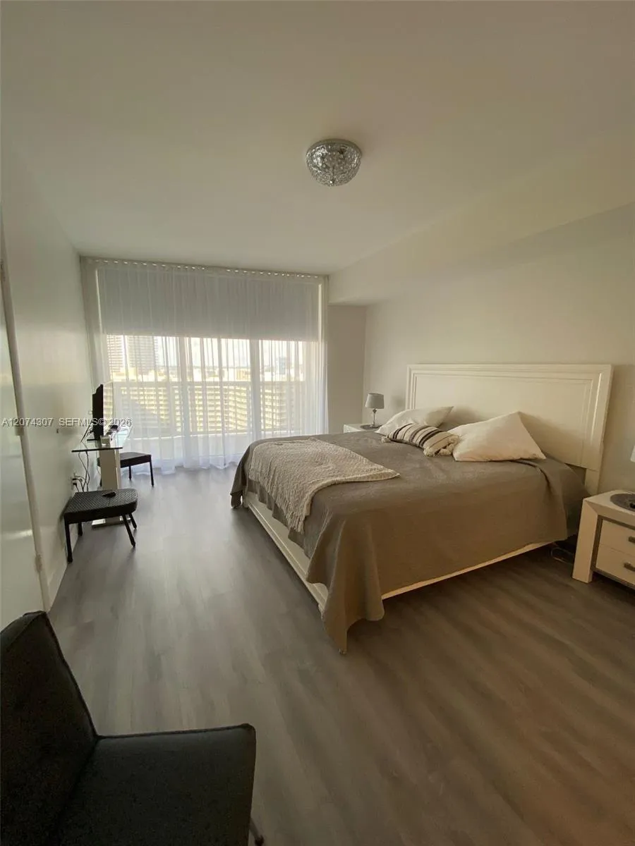 1850 S Ocean Dr #1409 Hallandale Beach, FL 33009