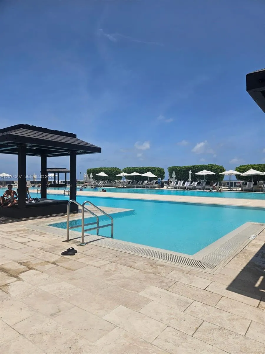 1850 S Ocean Dr #1409 Hallandale Beach, FL 33009
