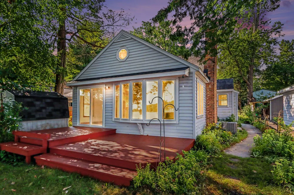 4621 S Long Lake Drive Portage, MI 49002