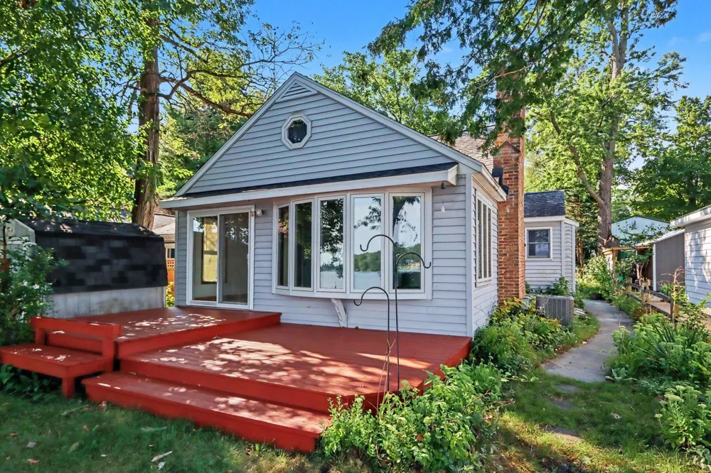 4621 S Long Lake Drive Portage, MI 49002