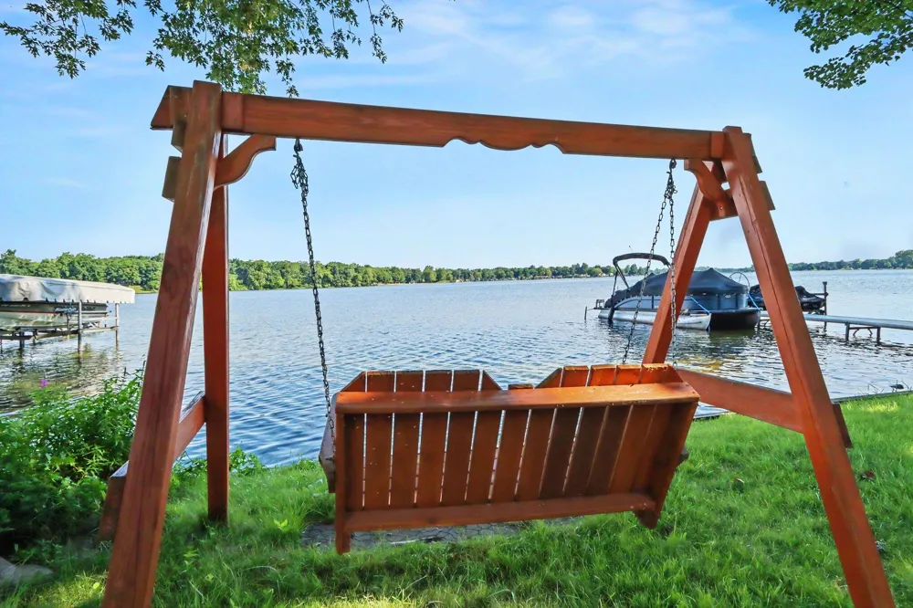 4621 S Long Lake Drive Portage, MI 49002