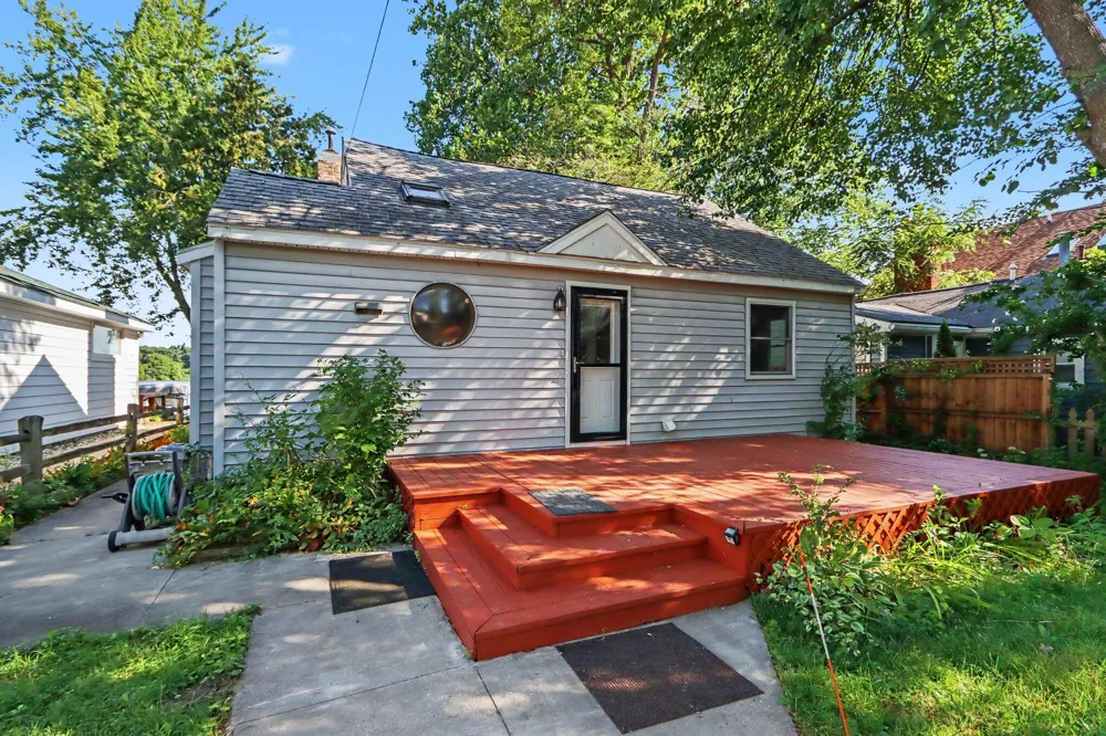 4621 S Long Lake Drive Portage, MI 49002