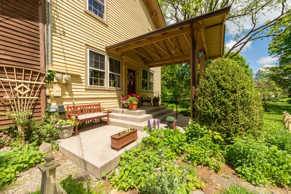 8425 Parshallville Road Fenton, MI 48430