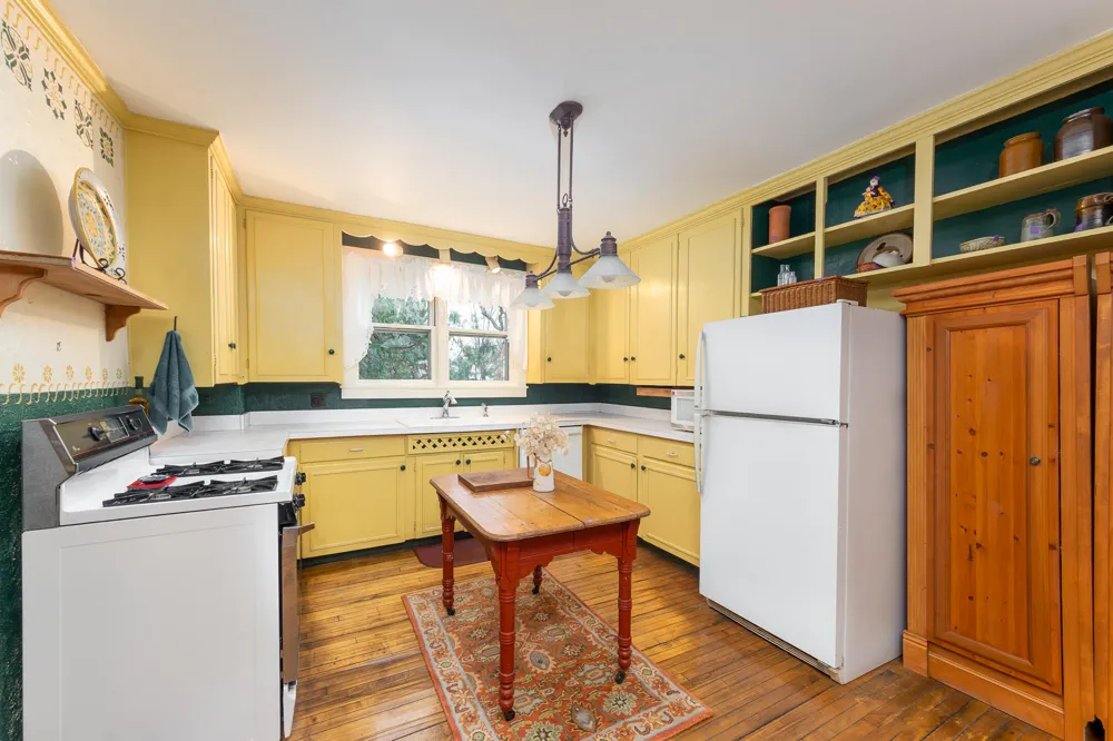 8425 Parshallville Road Fenton, MI 48430