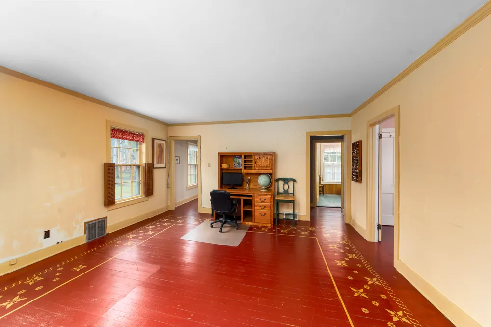 8425 Parshallville Road Fenton, MI 48430