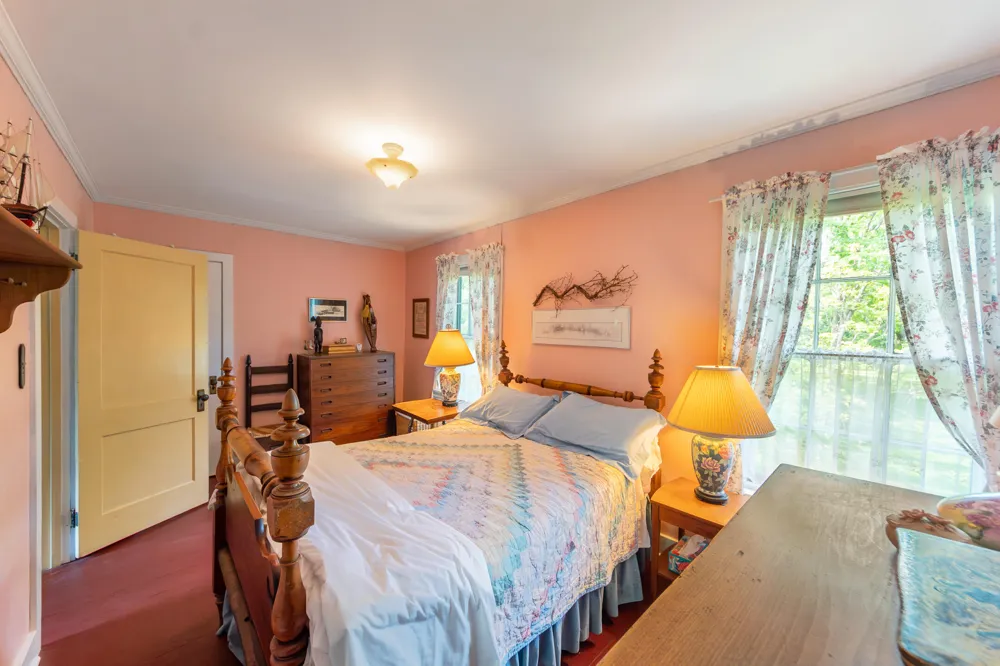 8425 Parshallville Road Fenton, MI 48430