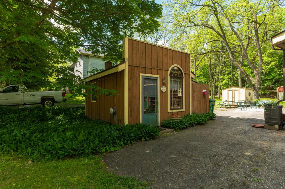 8425 Parshallville Road Fenton, MI 48430
