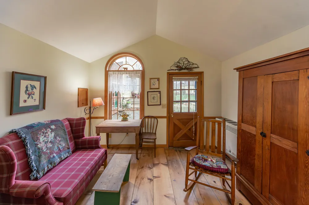 8425 Parshallville Road Fenton, MI 48430