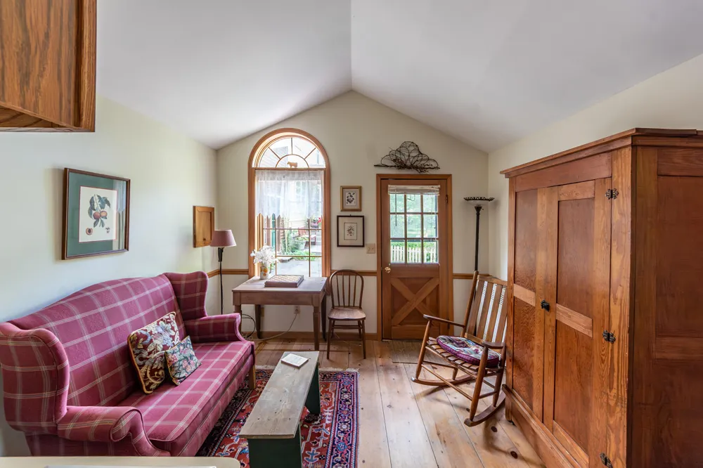8425 Parshallville Road Fenton, MI 48430