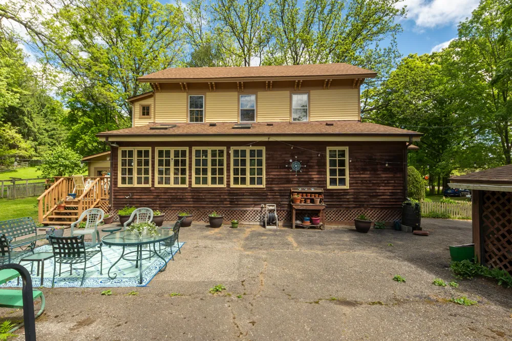 8425 Parshallville Road Fenton, MI 48430