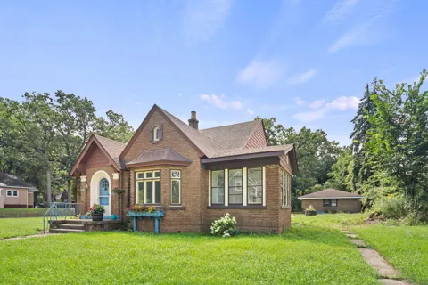 329 Hobart Street