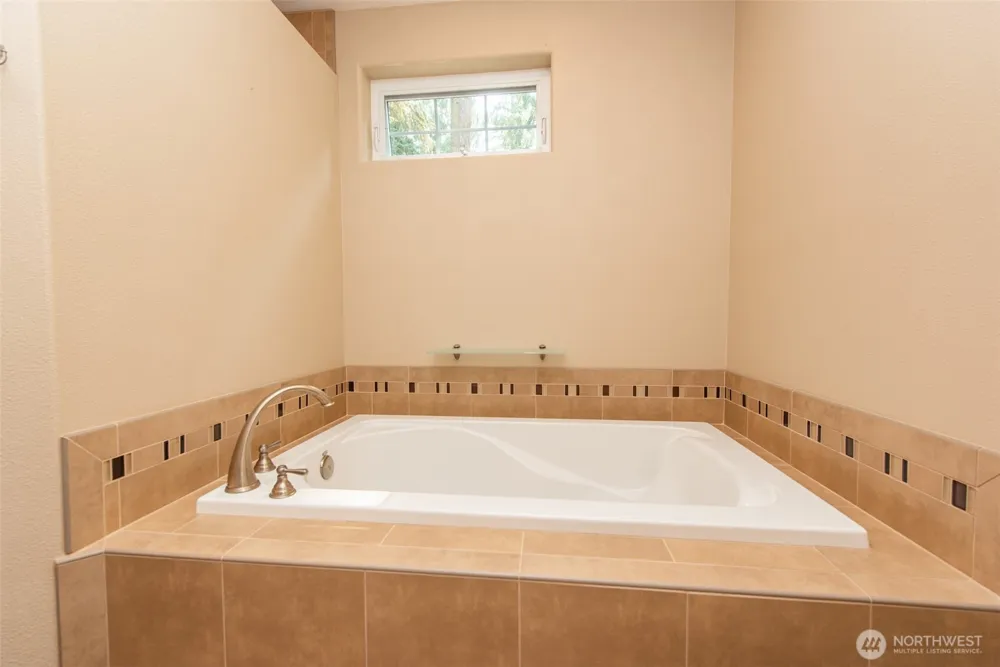 303 Buck Loop Road Sequim, WA 98382