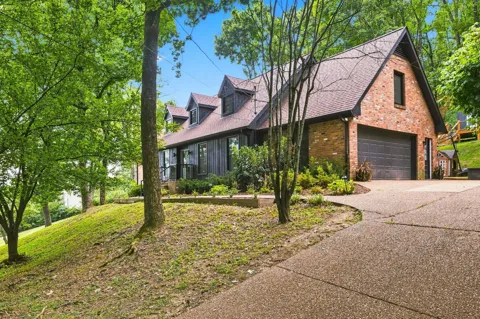 5117 Dorchester Cir