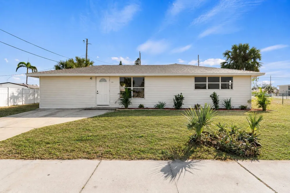 6211 CORNELL ROAD Bradenton, FL 34207