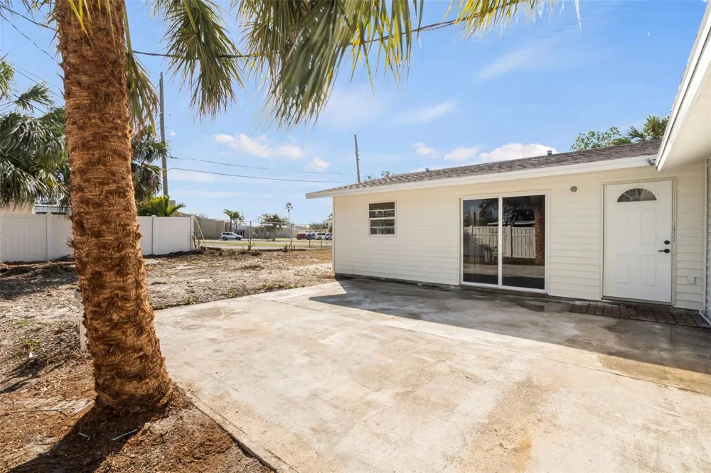 6211 CORNELL ROAD Bradenton, FL 34207