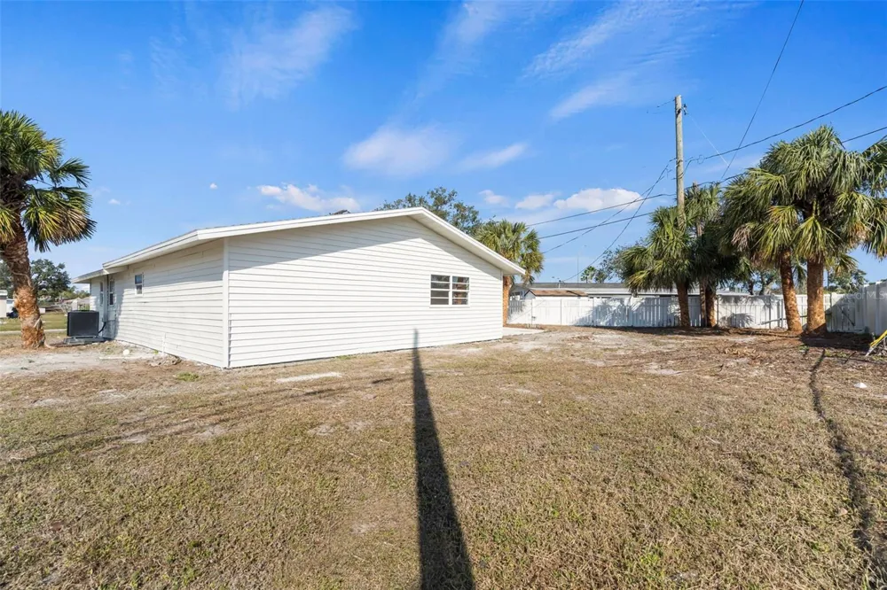 6211 CORNELL ROAD Bradenton, FL 34207