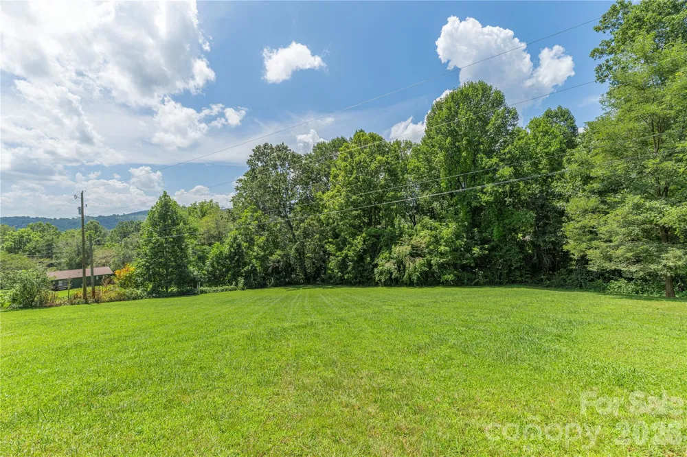124 Sayles Town Place Fairview, NC 28730