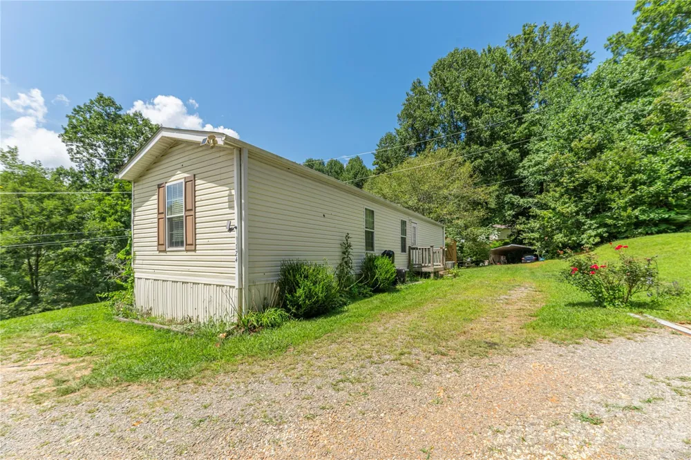 124 Sayles Town Place Fairview, NC 28730