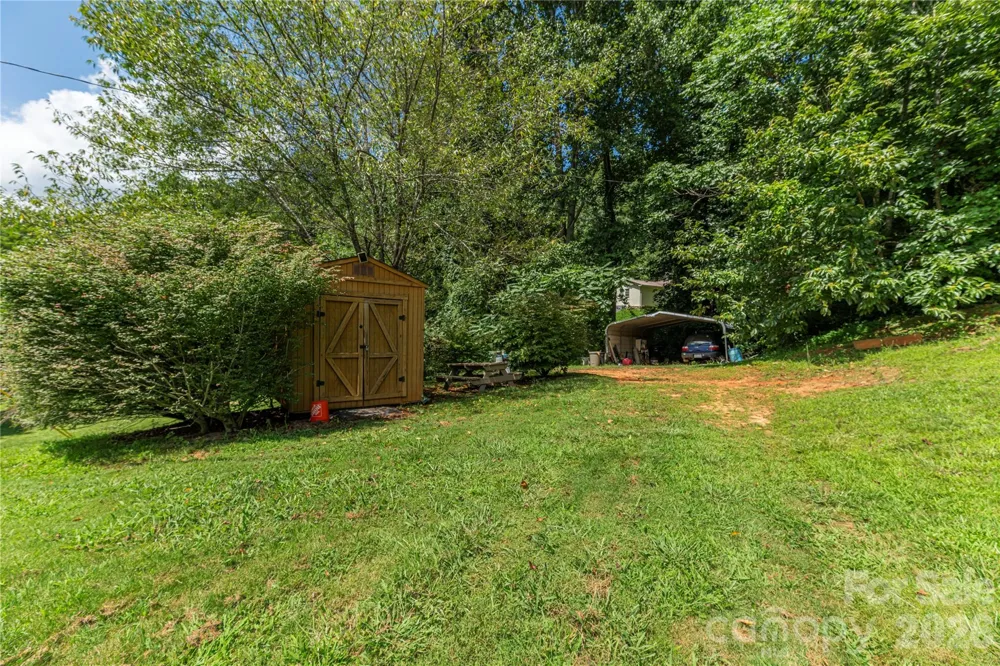 124 Sayles Town Place Fairview, NC 28730