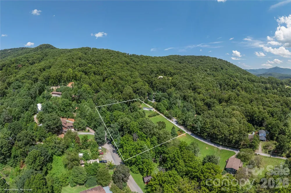 124 Sayles Town Place Fairview, NC 28730