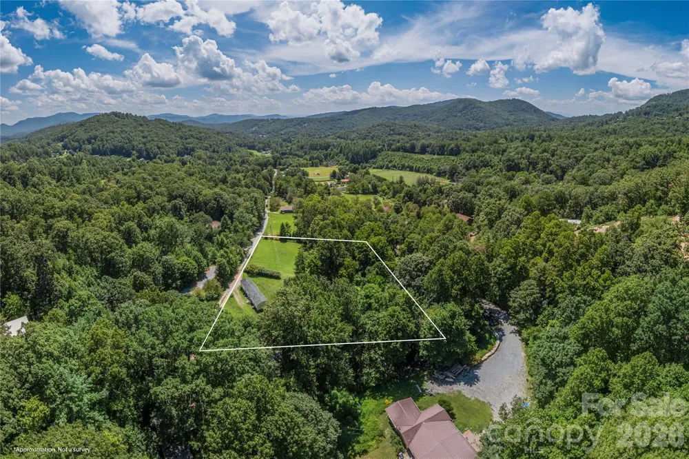 124 Sayles Town Place Fairview, NC 28730