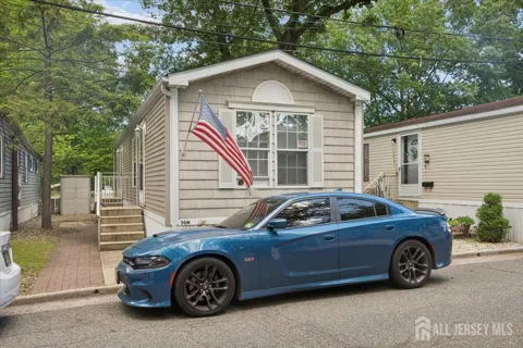 2505-Tri 36M Woodbridge Avenue