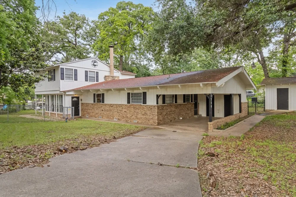 2328 Wildwood Way Tool, TX 75143