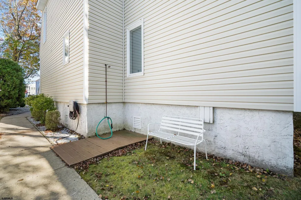 12 N Madison Ave Margate, NJ 08402