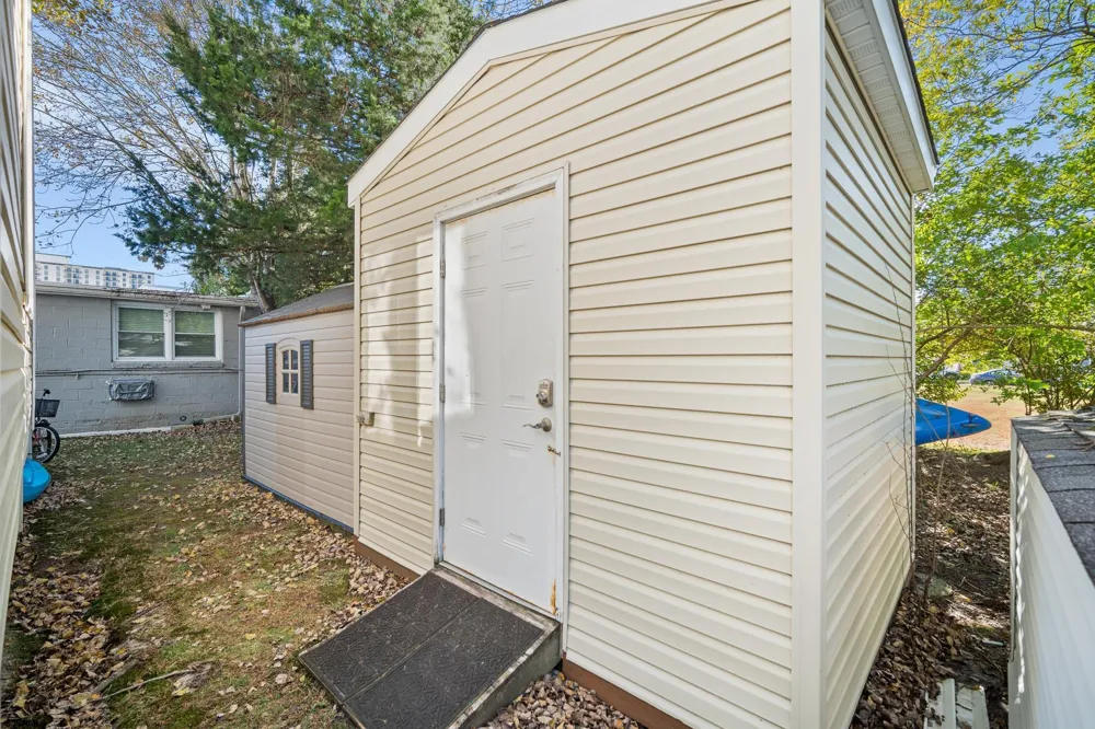 12 N Madison Ave Margate, NJ 08402