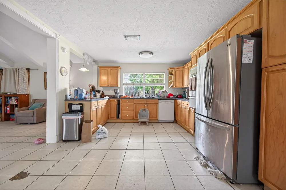 614 Pine Circle Seabrook, TX 77586
