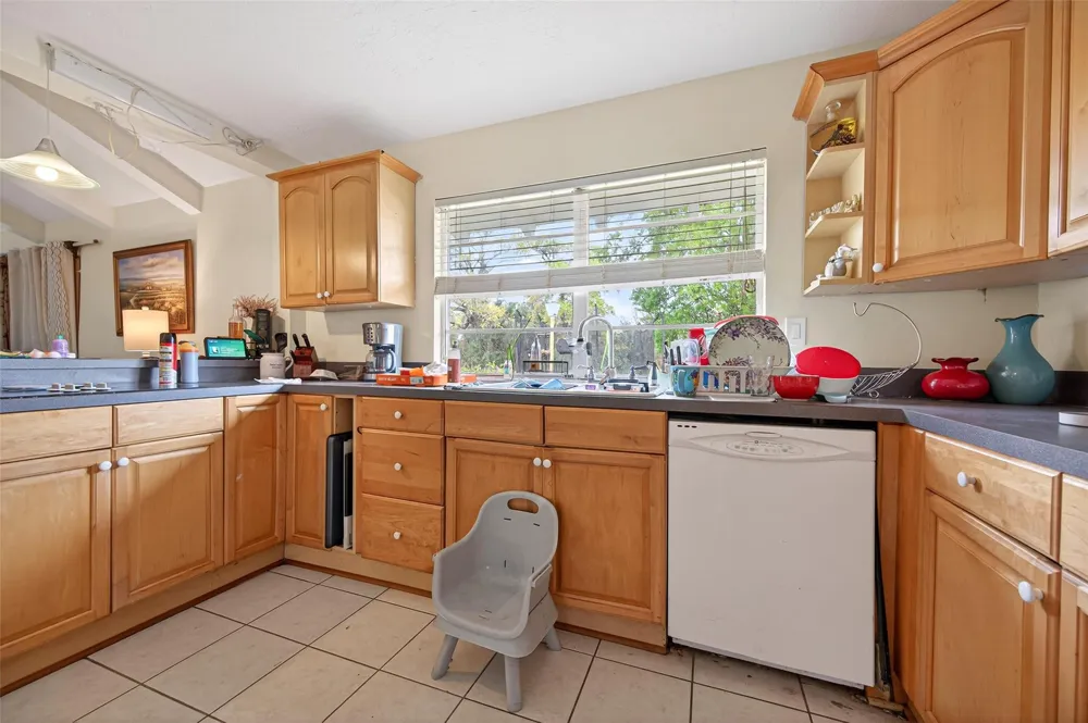 614 Pine Circle Seabrook, TX 77586