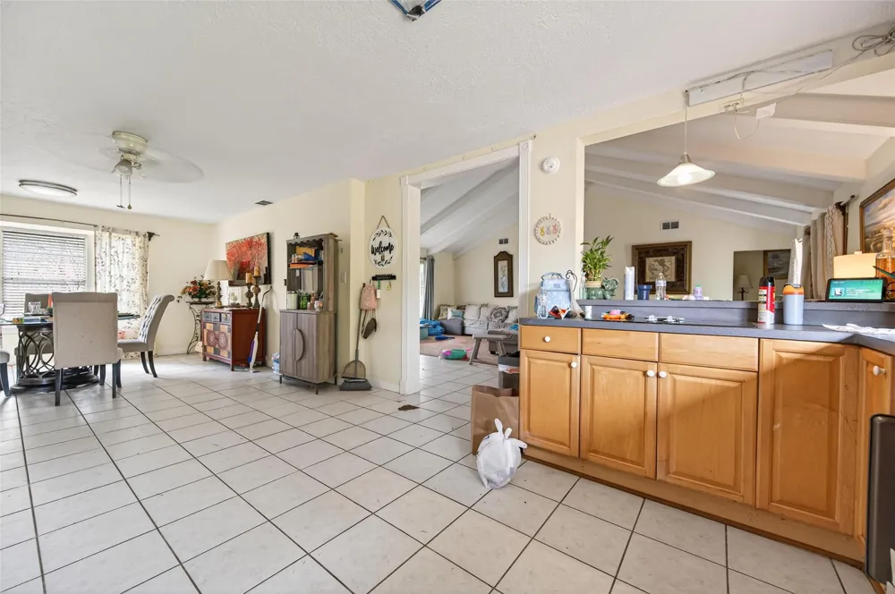 614 Pine Circle Seabrook, TX 77586
