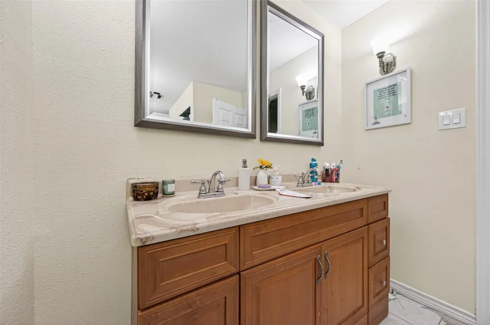 614 Pine Circle Seabrook, TX 77586