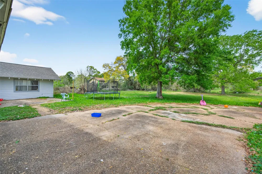 614 Pine Circle Seabrook, TX 77586