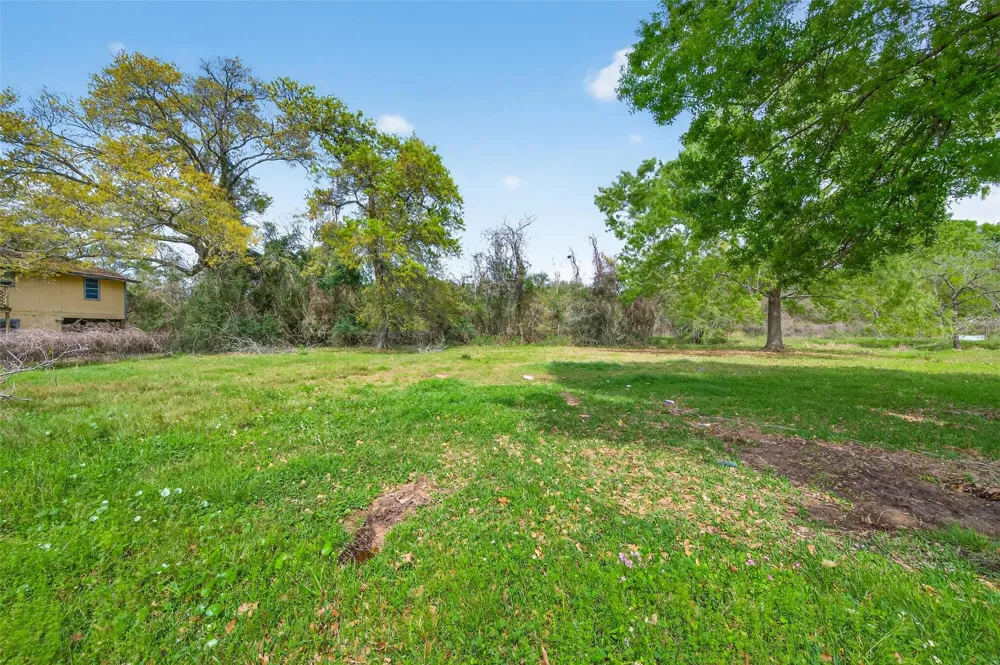 614 Pine Circle Seabrook, TX 77586