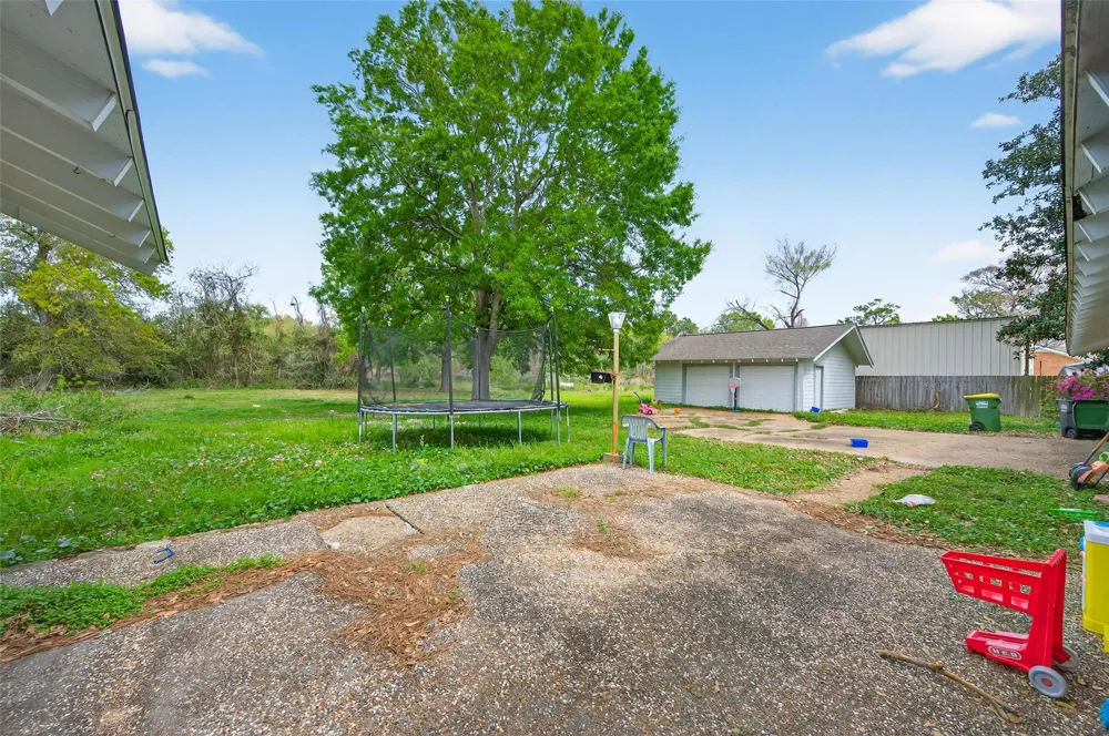 614 Pine Circle Seabrook, TX 77586