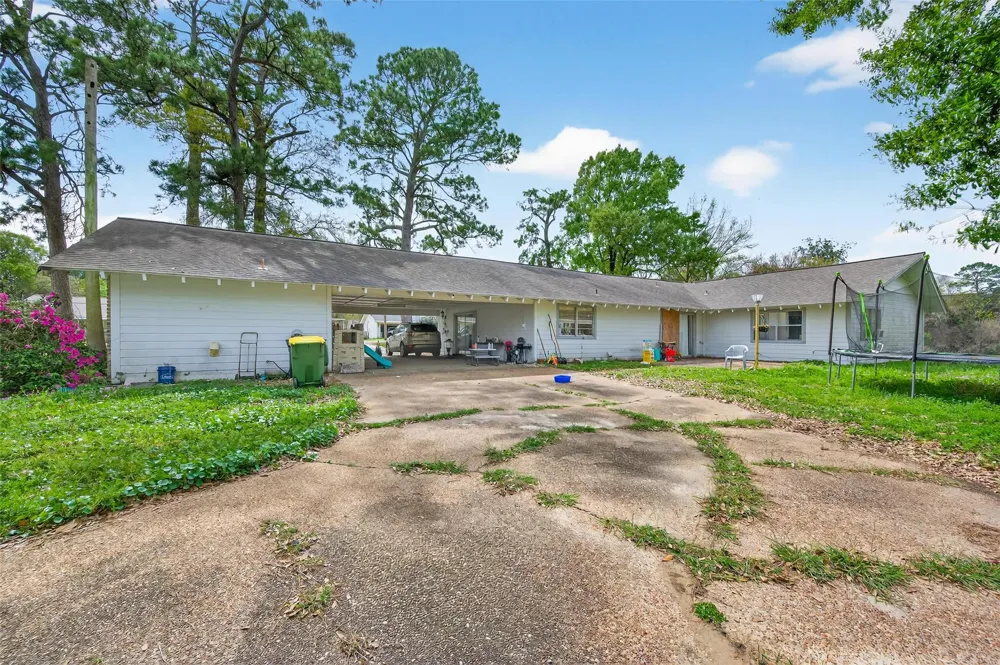 614 Pine Circle Seabrook, TX 77586