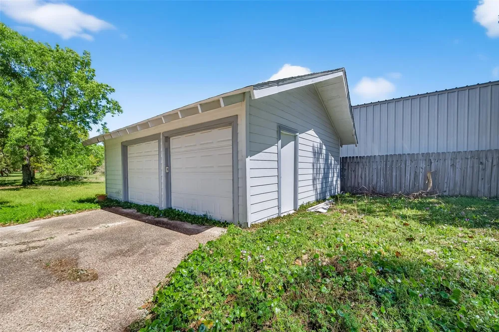 614 Pine Circle Seabrook, TX 77586