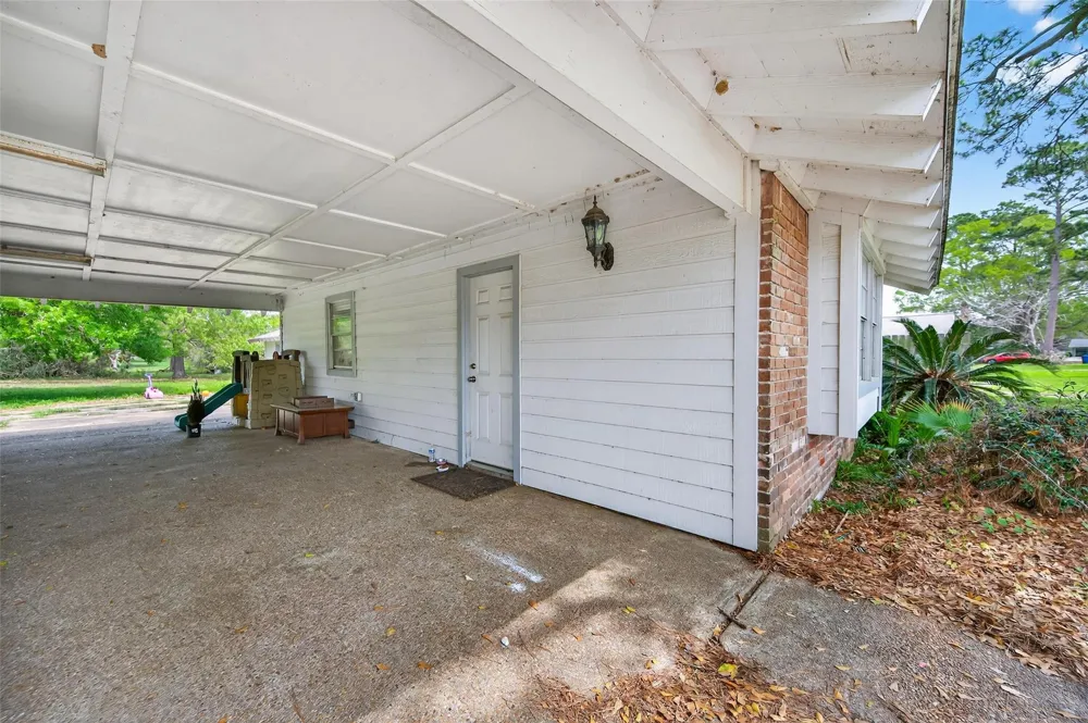 614 Pine Circle Seabrook, TX 77586