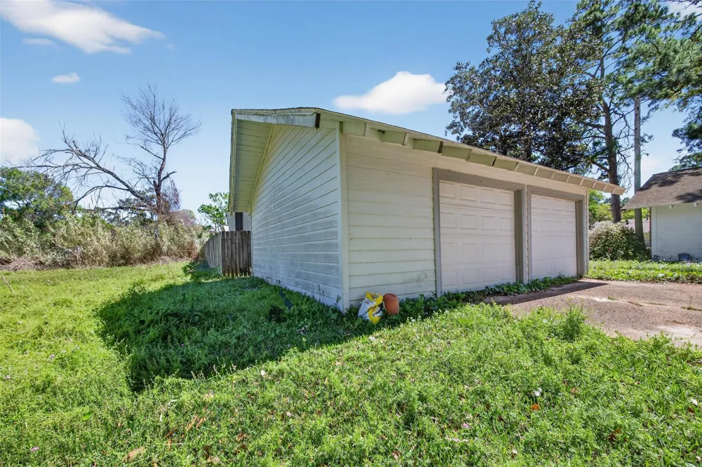 614 Pine Circle Seabrook, TX 77586