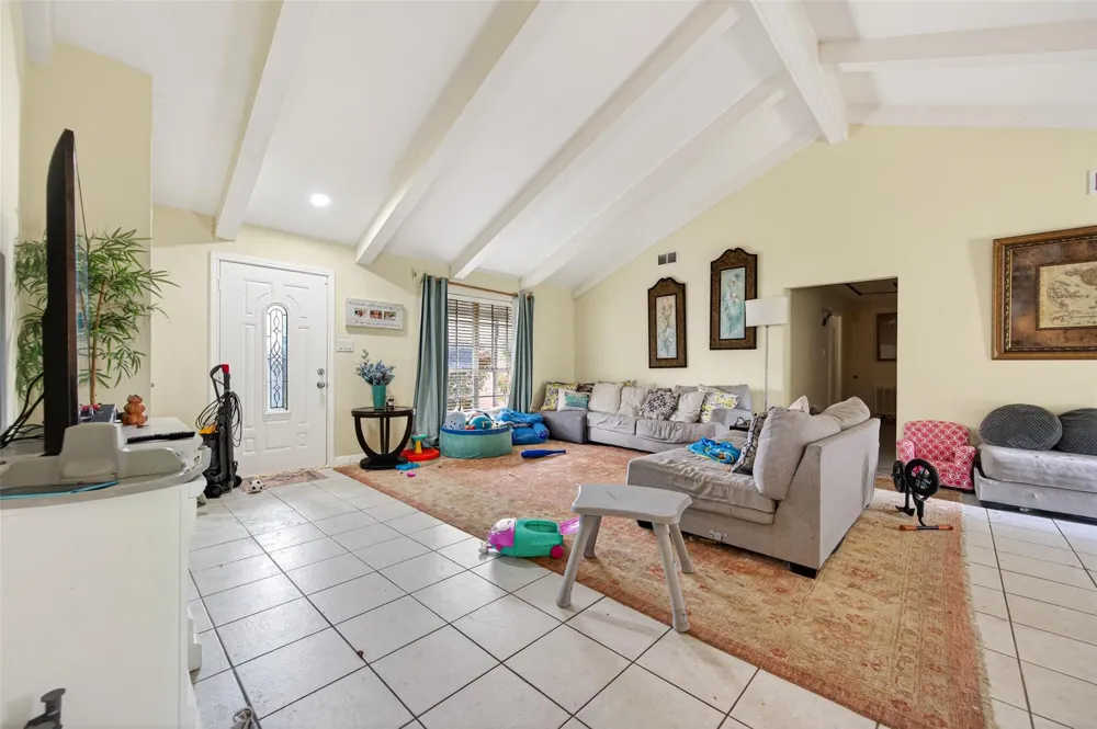 614 Pine Circle Seabrook, TX 77586