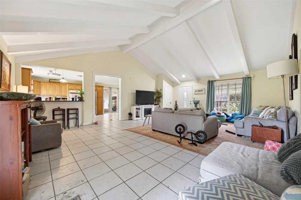 614 Pine Circle Seabrook, TX 77586