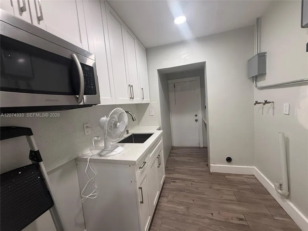 1201 70th Way Hollywood, FL 33024